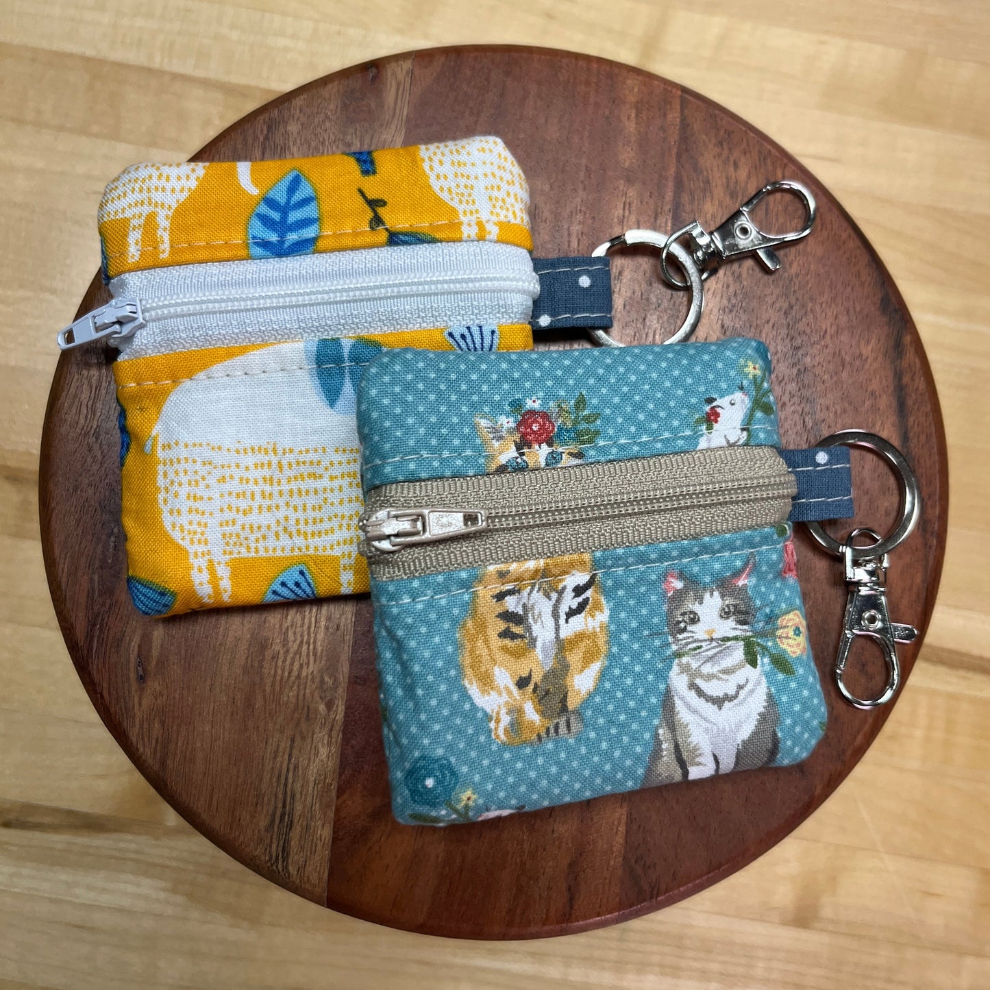 Animal Print Earbud/Pill Case w/zipper